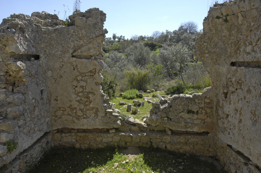 Becin 5275.jpg