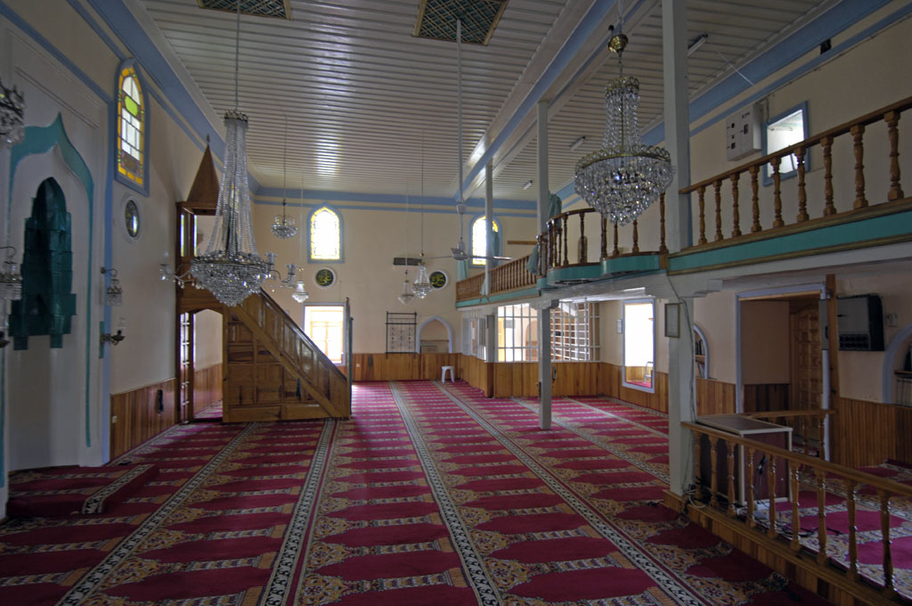 Foça Kayalar Camii 6466.jpg