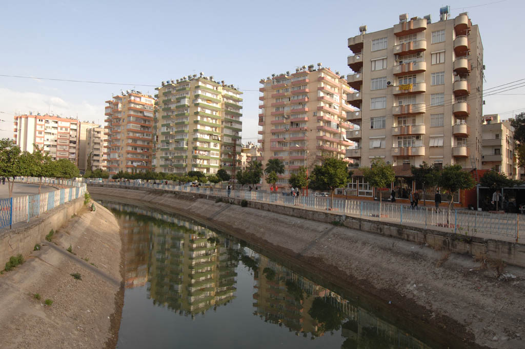 Adana  mrt 2008 3097.jpg