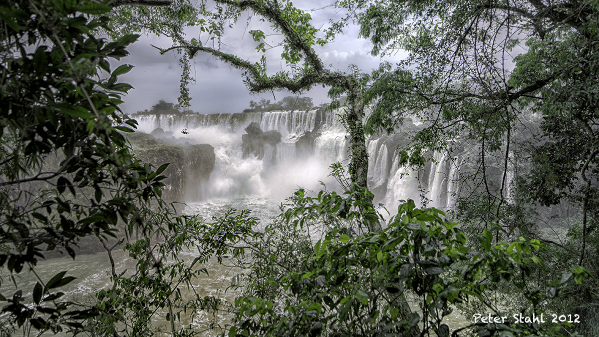 Iquazu falls Argentina side.jpg