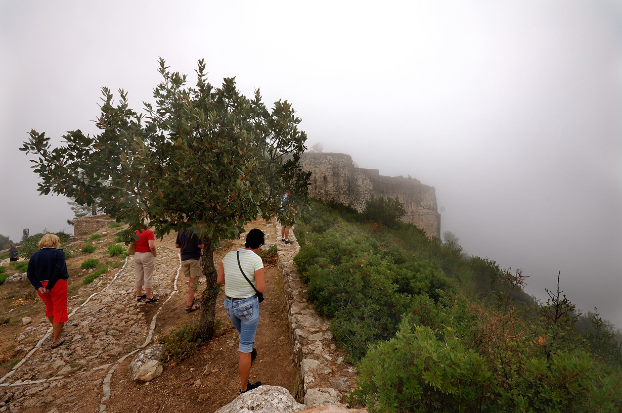 Approaching Ali Pashas castle at Ayia - walking in the clouds