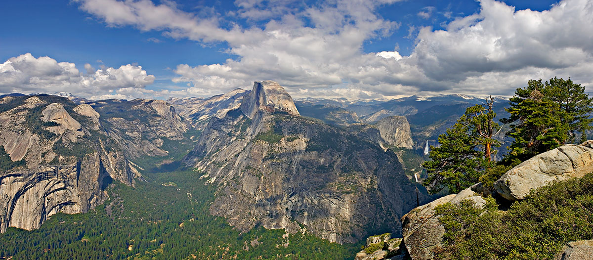 Panorama from Glacier Point.jpg