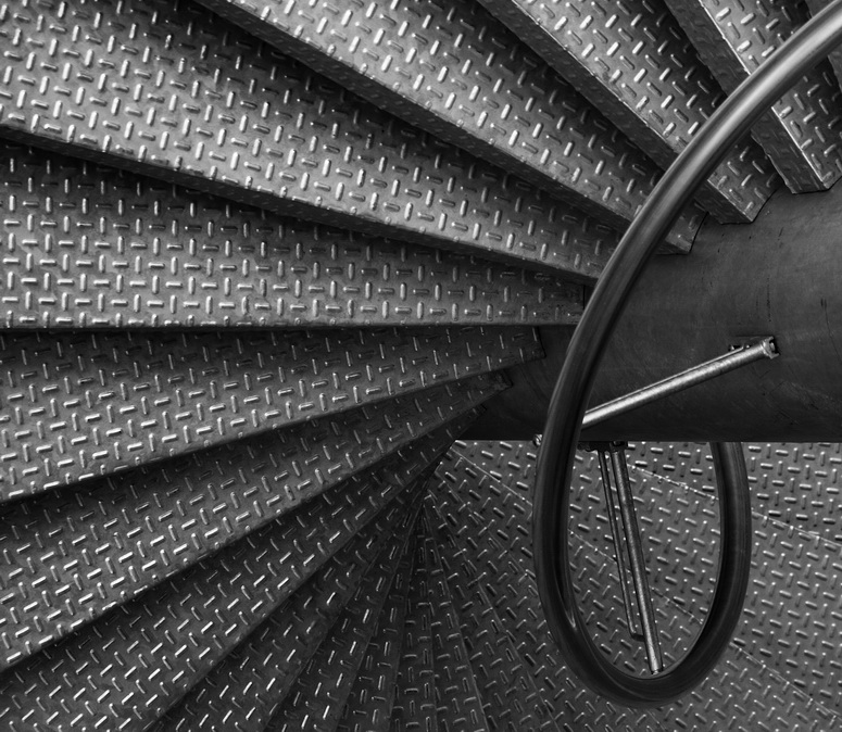 Stairs winding 1.jpg