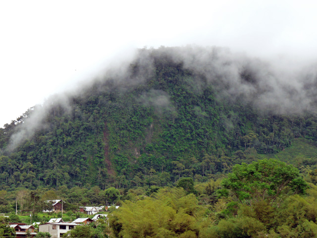 Clouds rolled in mid afternoon (very predictable)