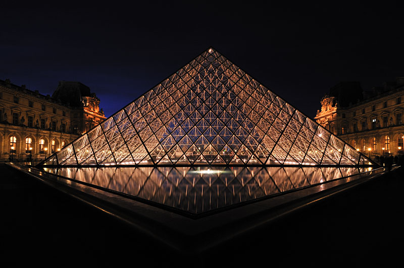 Pyramide du Louvre
