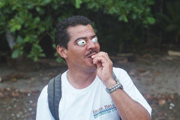 Fernando with seashells