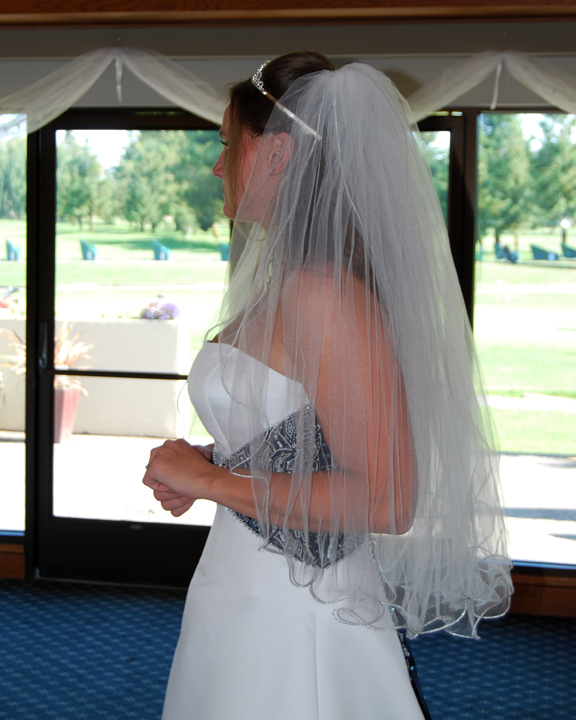 DSC_0076 bride waits 2 left profile sample copy.jpg
