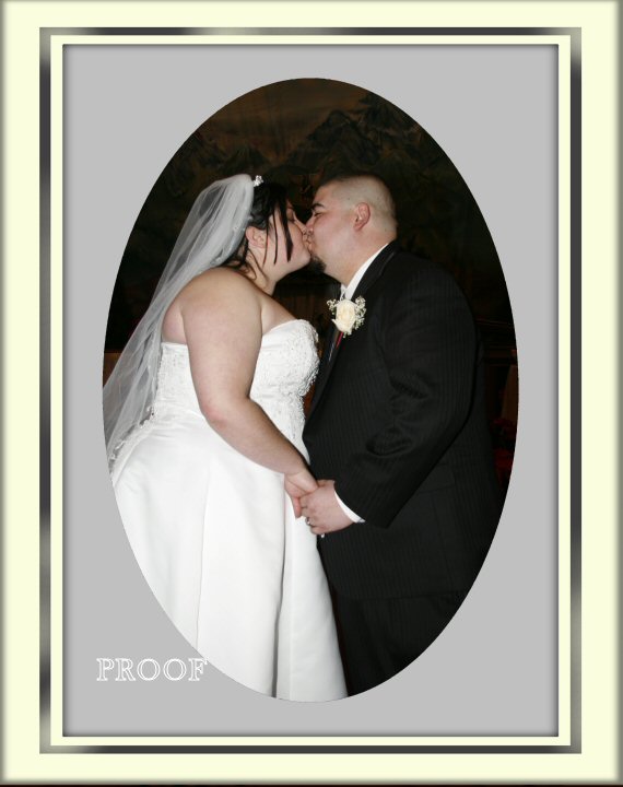 _MG_1288 kiss oval border proof.jpg