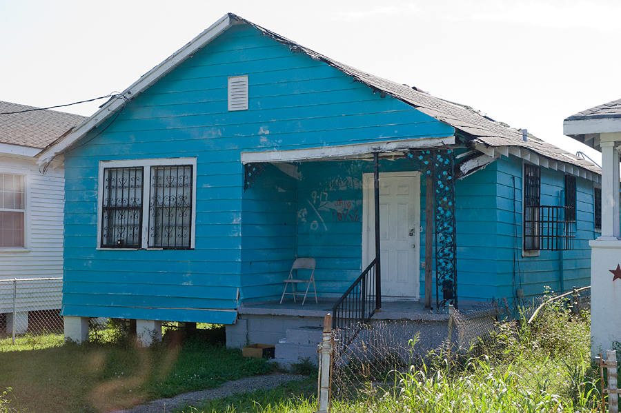 Note Katrina disaster lettering on house