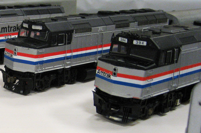 Walthers and Kato F40s