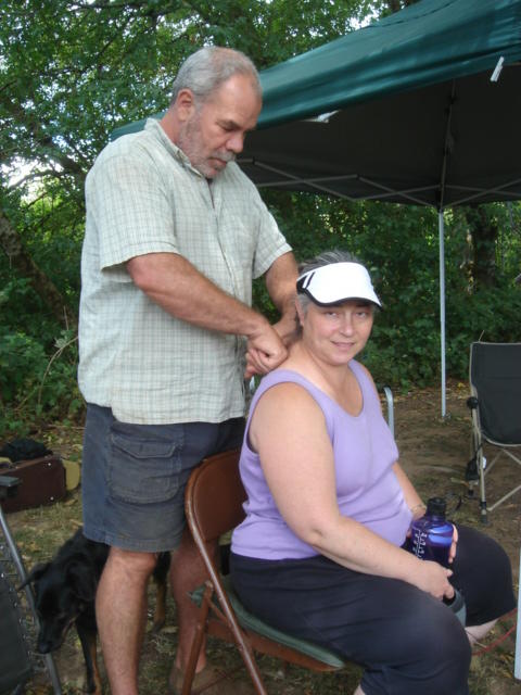 Randy helping out Randi 354.jpg