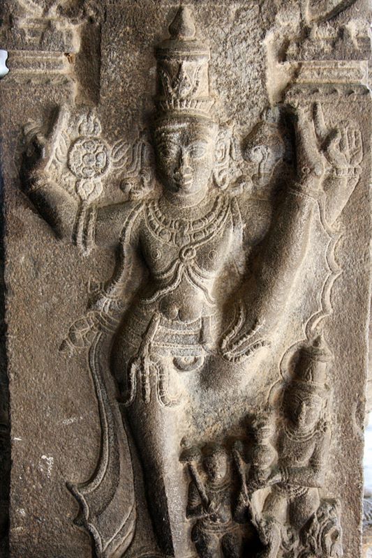 Hall of 100 pillars - dancer, Varadaraja Perumal Temple, Kanchipuram, India