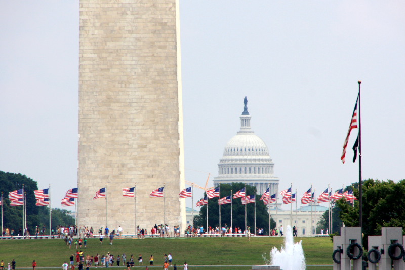 Capitol from the World War II memorial, Washington D.C.
