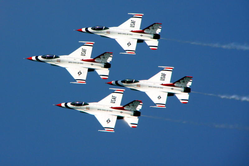 Chicago Air and Water Show 2009 - U.S. Air Force Thunderbirds - formation