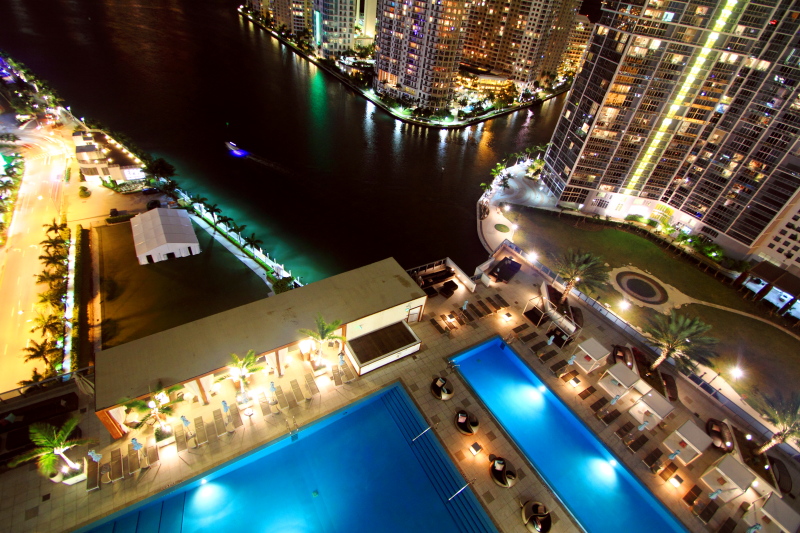 Downtown Miami with the pool at Epic Hotel
