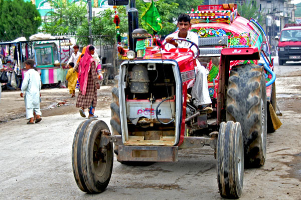 Tractor trolley
