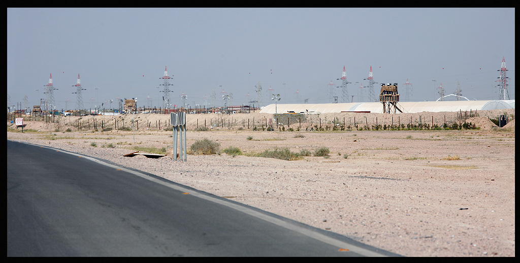 The well garded Iraqi border - american troops everywhere