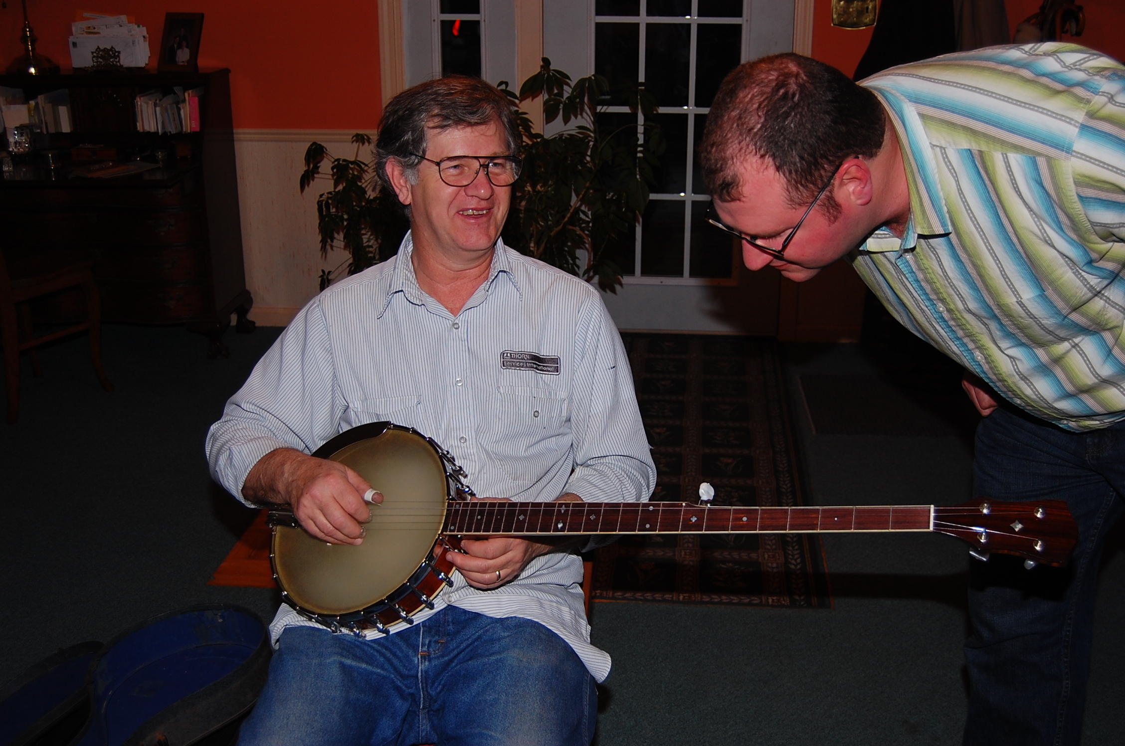 Tommys long neck banjo