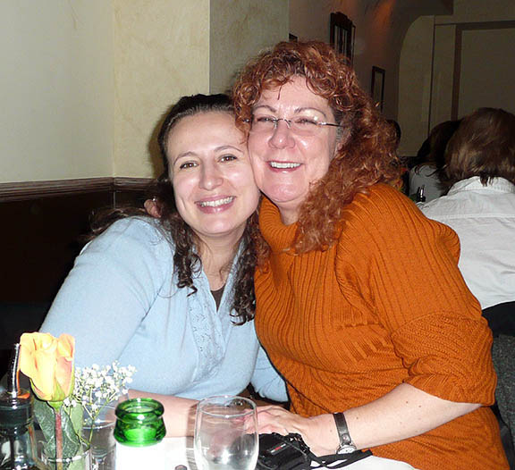 Vee&Amy_1.JPG
