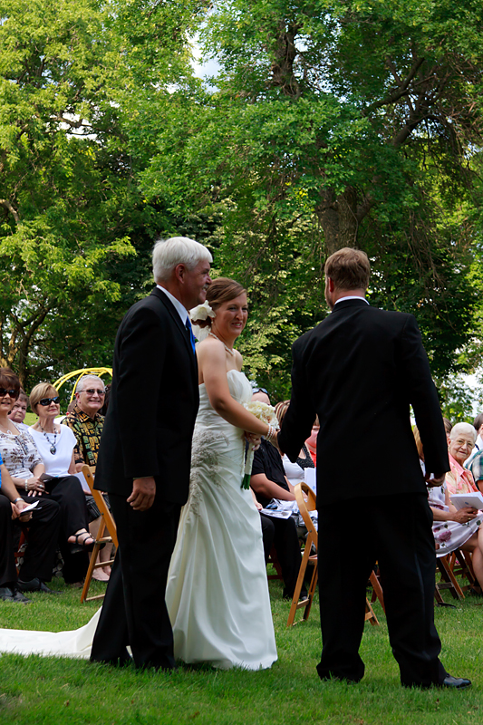 Presenting the Bride (14864)