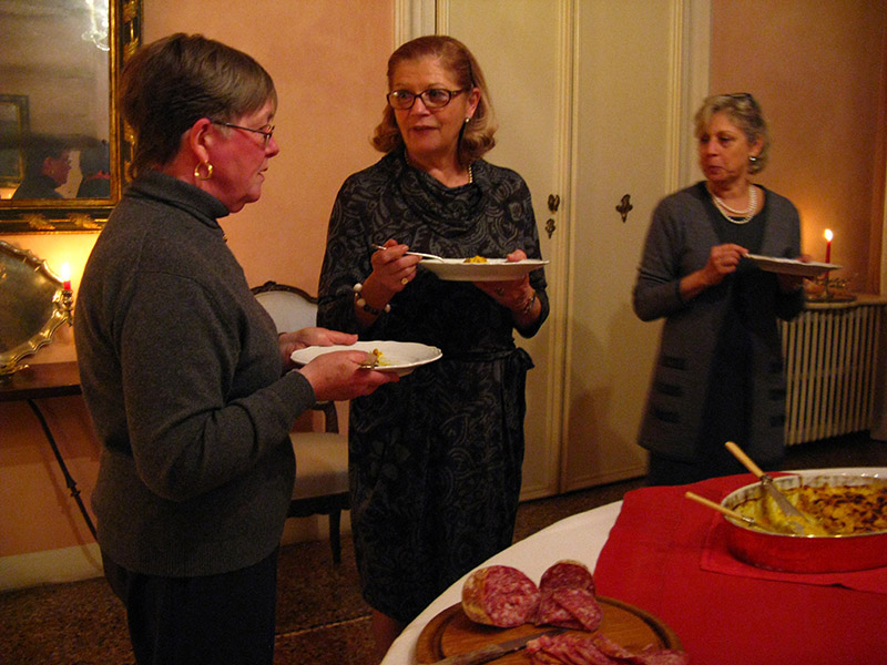 Padova: A dinner party .. 9878.jpg