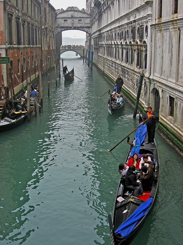 Along the Rio del Palazzo .. 2688