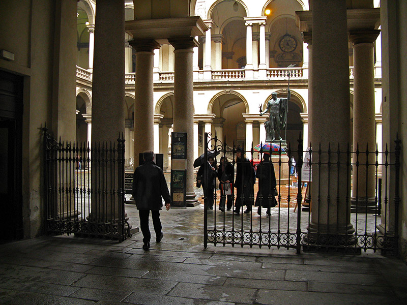 The Pinacoteca di Brera,<br/>looking inside the courtyard<br/> .. A2679