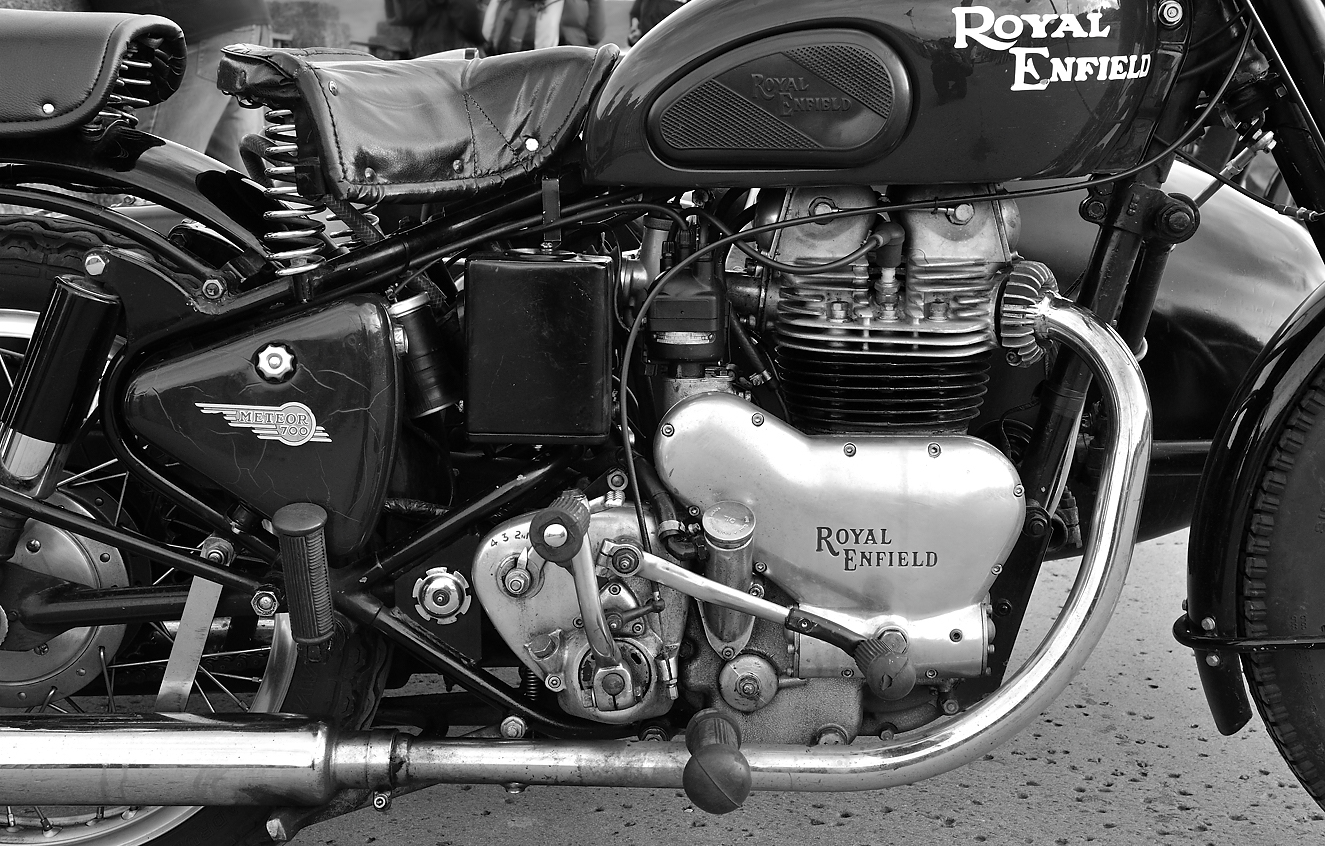 Royal Enfield with sidecar, engine detail!