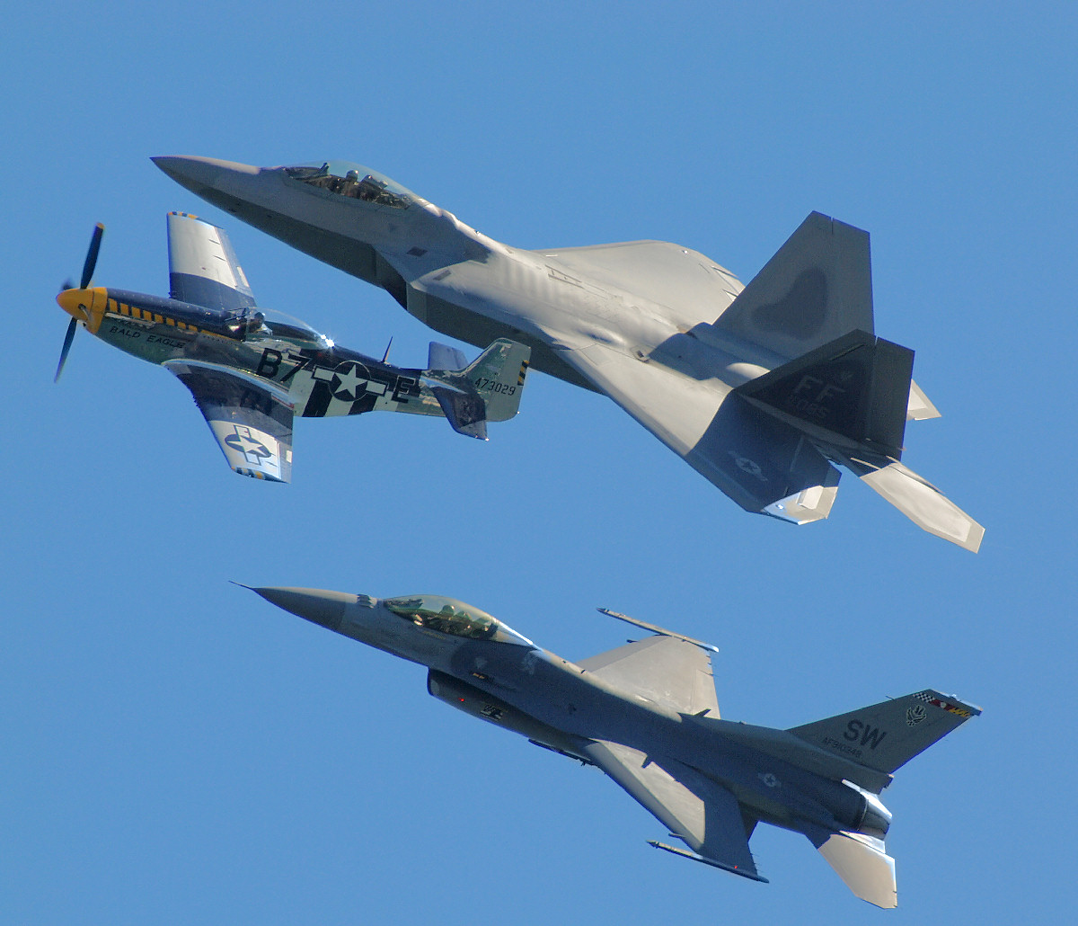 2007 Toronto Air show shot.jpg