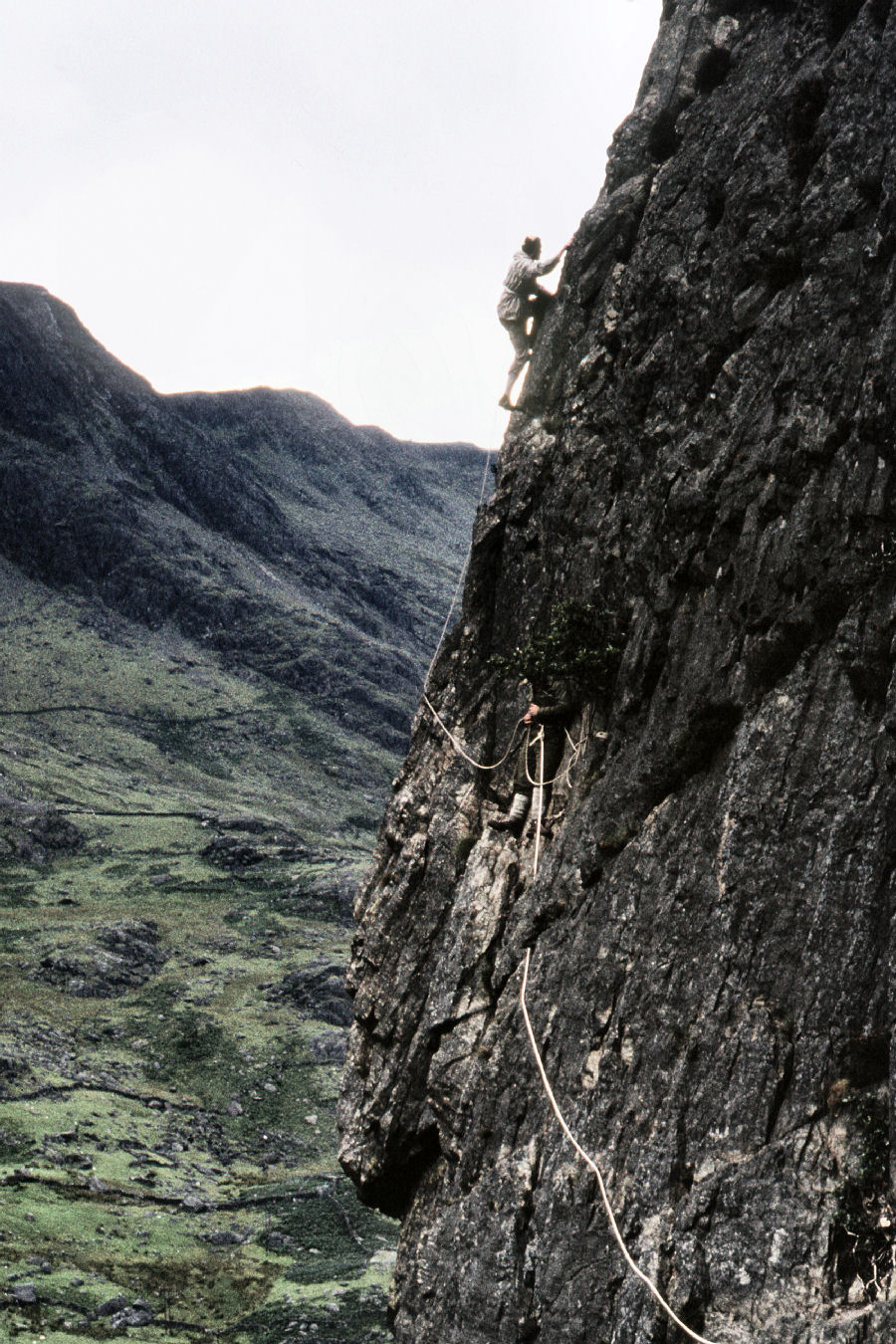 1961or2 - llanberis pass - ScanMts148