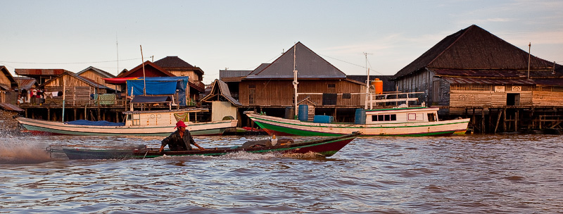 Pankalang Bun - river black smoke boat