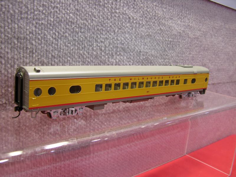Walthers HO: New Post-1955 Milw paint with updated details to match(windows, stepwells, etc)