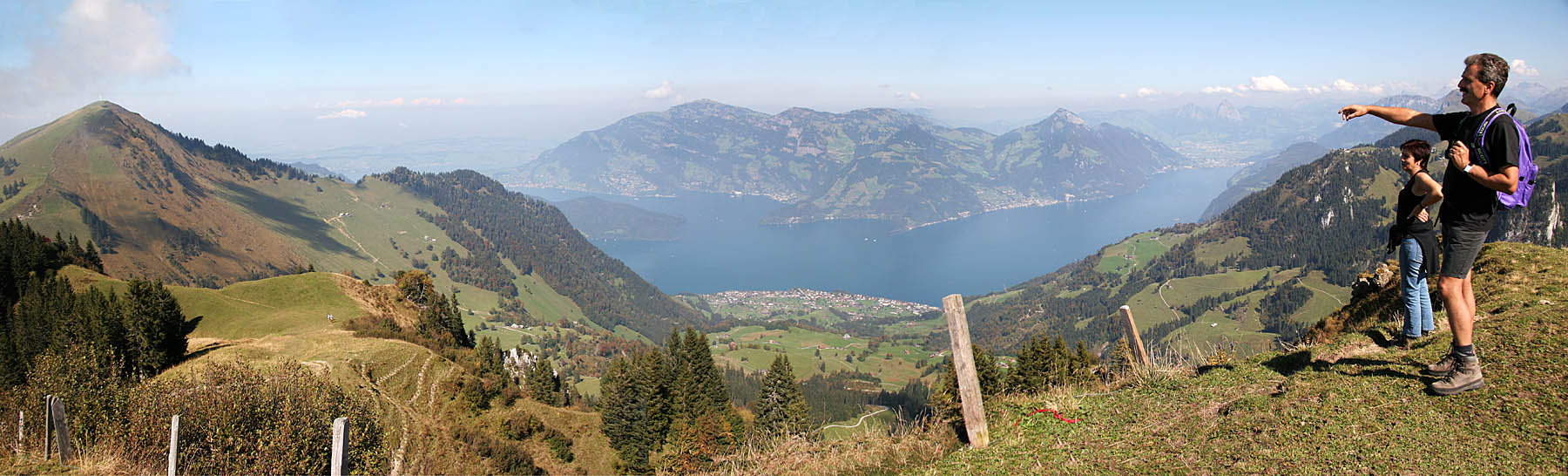 Look, .. there is the lake Lucerne!