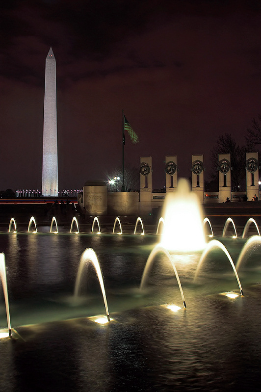 WW II and Washington Monuments