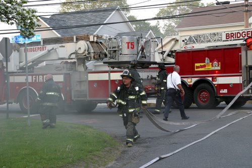 20070515-bridgeport-fire-griffin-ave-2112.JPG