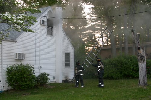 20070515-bridgeport-fire-griffin-ave-2113.JPG