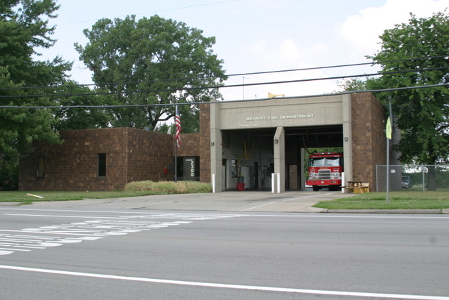 2007-july-detroit-fire-engine-48-firehouse-2300-south-fort.JPG
