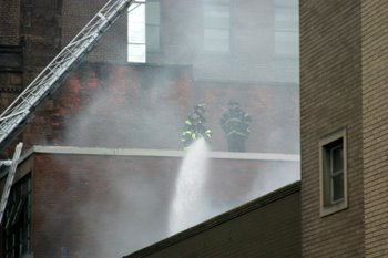 20071212_new_haven_fire_third_alarm_29_center_st_brass_monkey_4342.JPG