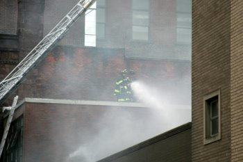 20071212_new_haven_fire_third_alarm_29_center_st_brass_monkey_4345.JPG