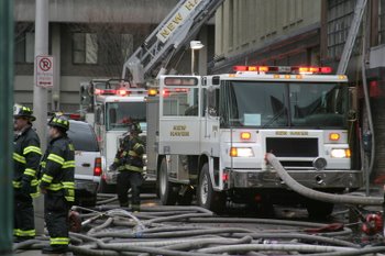 20071212_new_haven_fire_third_alarm_29_center_st_brass_monkey_4354.JPG