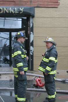 20071212_new_haven_fire_third_alarm_29_center_st_brass_monkey_4376.JPG