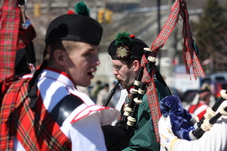 20080330_st_patricks_parade_mystic_conn_01_highland_pipe_band.JPG