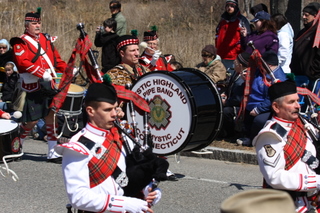 20080330_st_patricks_parade_mystic_conn_12_highland_pipe_band.JPG