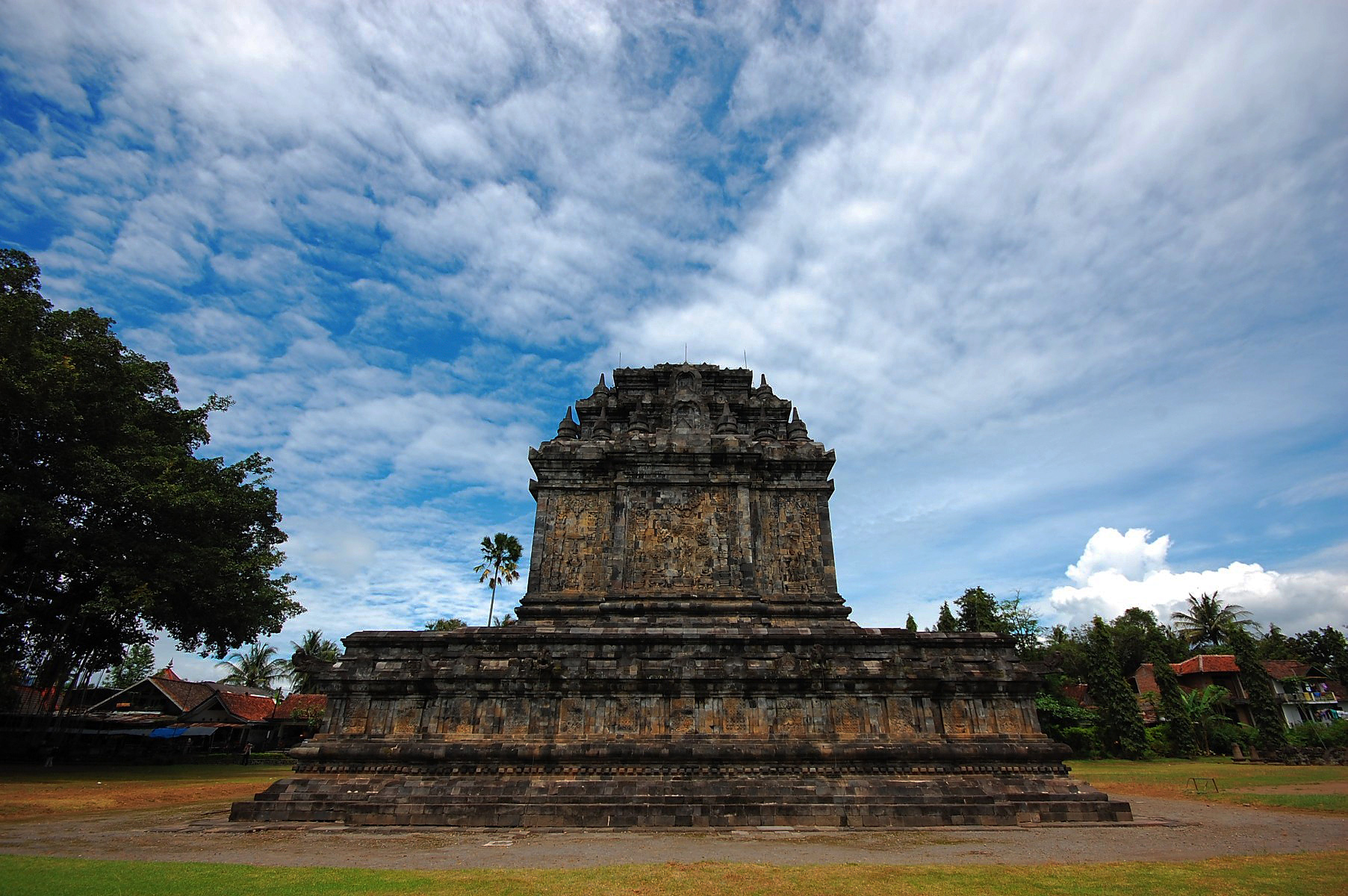 Candi Mendut (Mendut Temple)