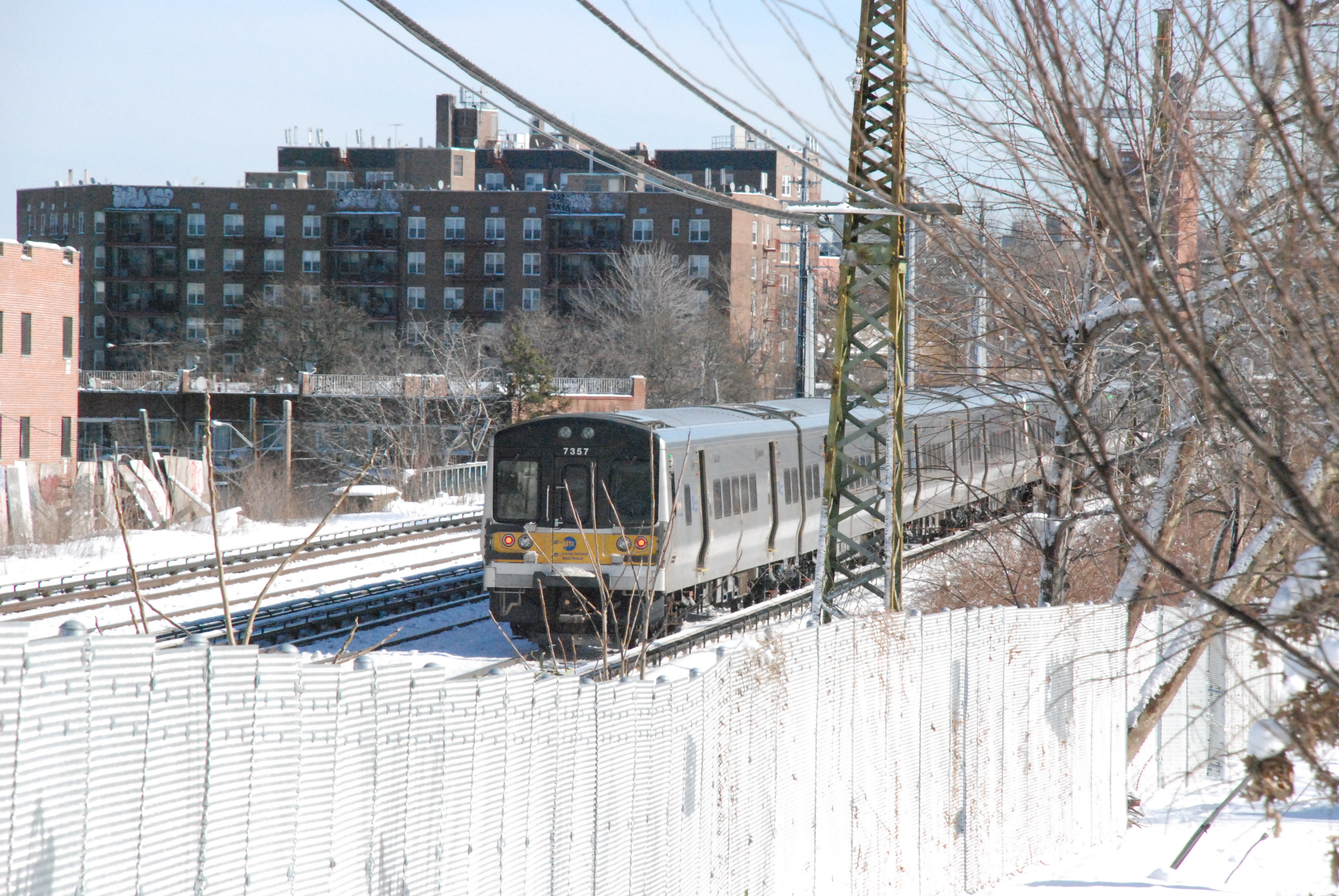 Elmhurst EB M7 Tail 7357 2-11-10.JPG