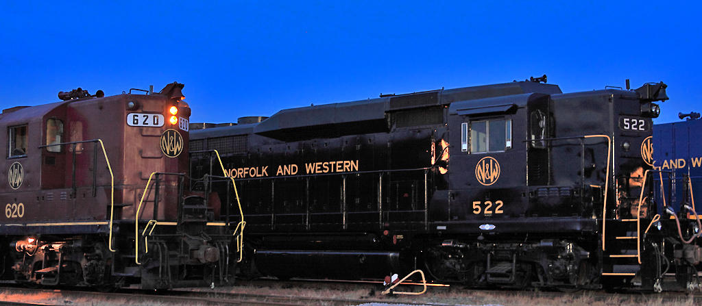 A pair of N&W EMD vets together again