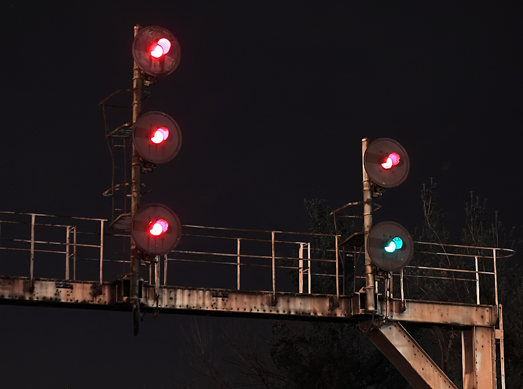The GRS searchlight signals at Junction City lined up for train 111