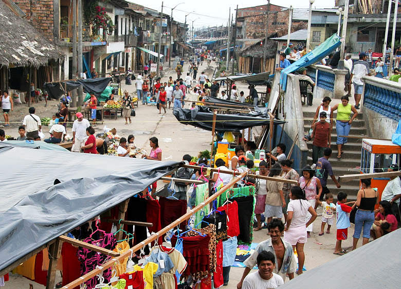 Crowded  Road to The River * Traveller