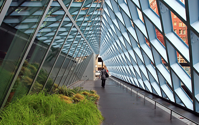 Outer Walkway