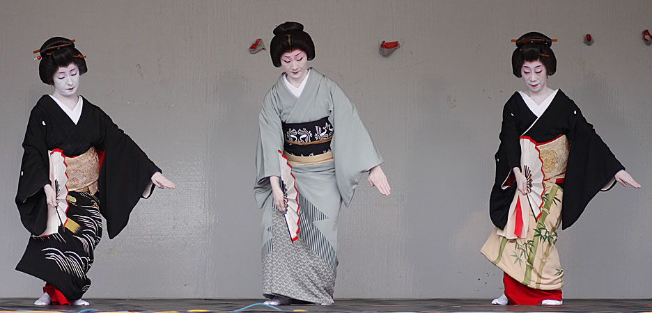 Traditional Geisha Dances